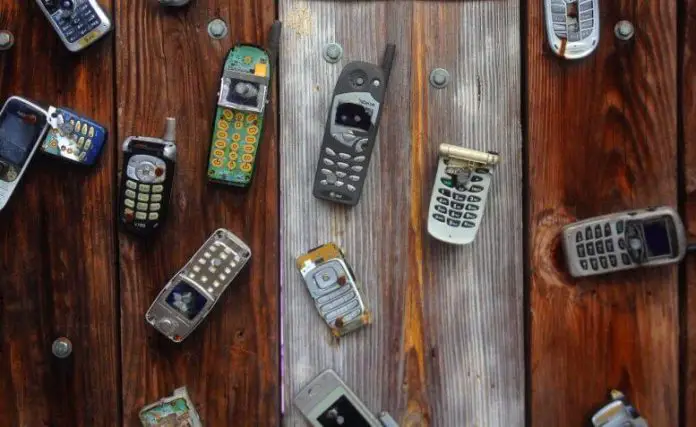 General Knowledge On First Mobile Phones gk on mobile phones (First)